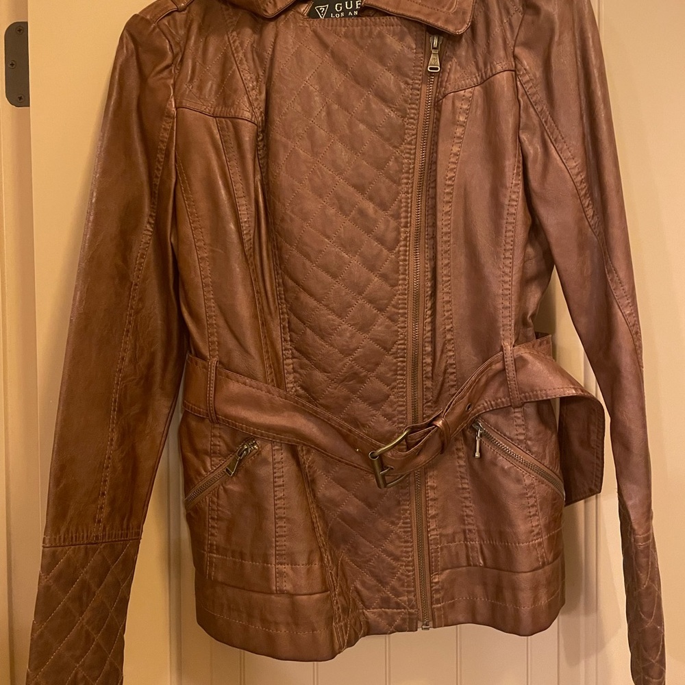 Guess - Picture 4 of 7